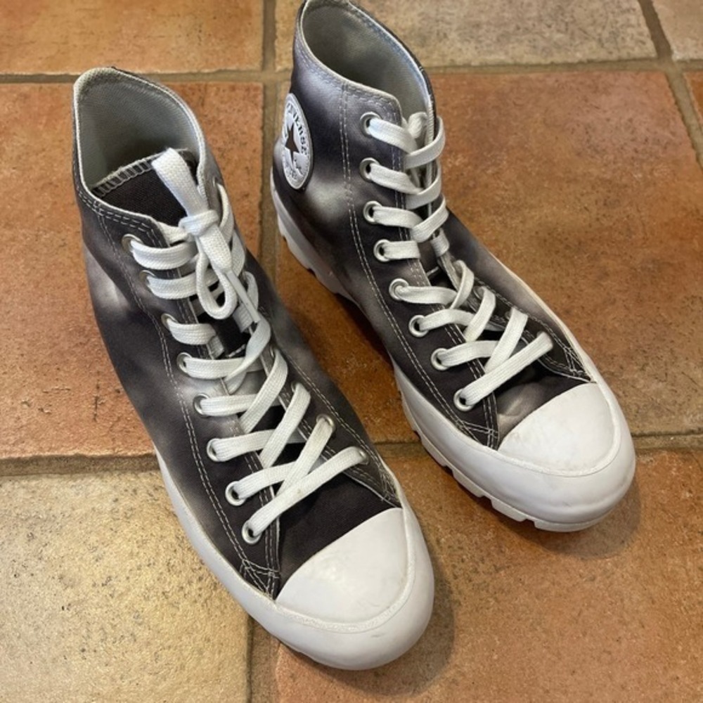 Chuck Taylor All Star Lugged High Visit > Storm Tie Dye Boot Sneakers size 9
